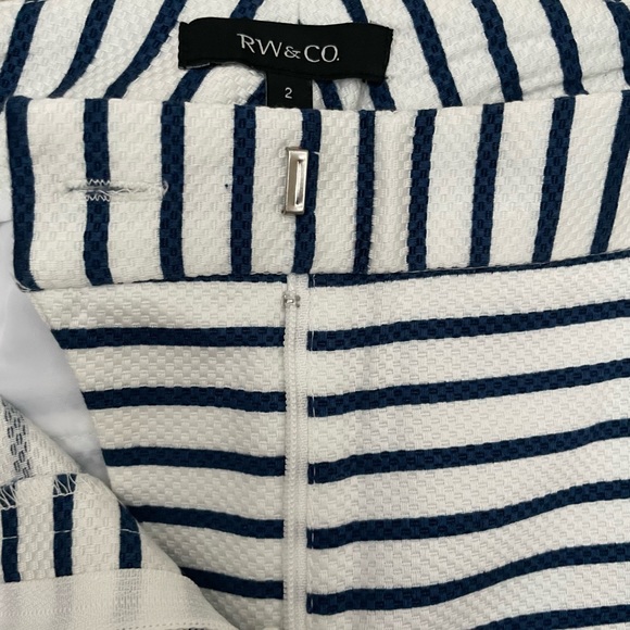 Dress shorts - Picture 3 of 5